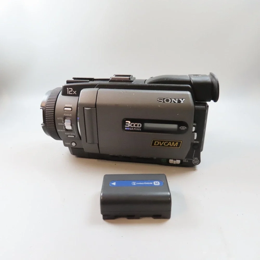 Sony DSR-PDX10 DVCAM Handheld Camcorder 3CCD 12x Optical Zoom High Definition